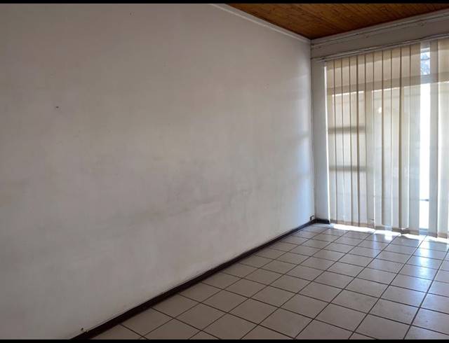 2 BEDROOM PROPERTY TO RENT IN VANDERBIJLPARK SW 5
